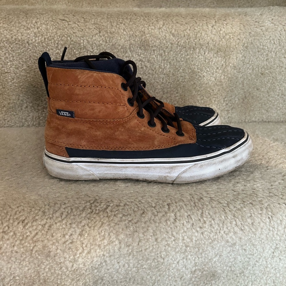 Vans Sk8-Hi MTE with scotch guard.